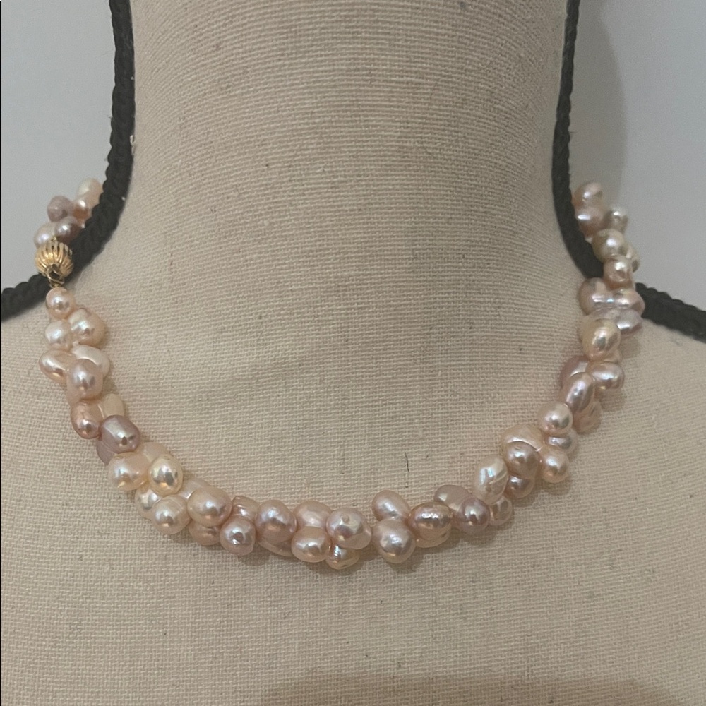 Freshwater, pearl necklace, pink pearls gold clasp